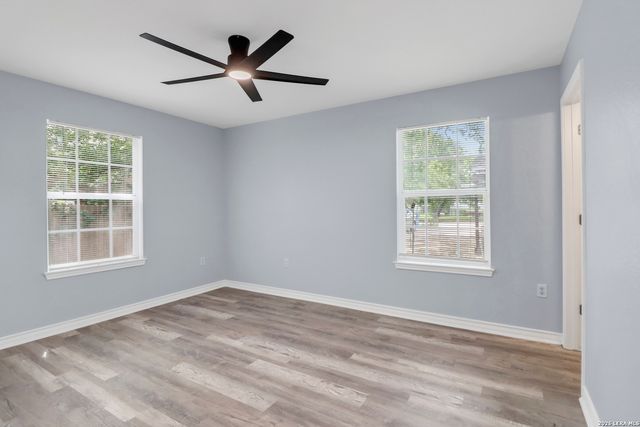 1037 N Guadalupe, Seguin, TX 78155