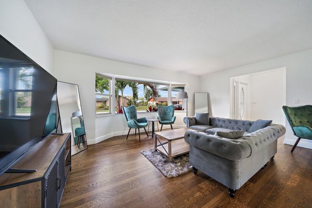 1342 Essex Drive, Wellington, FL 33414