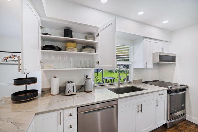 1342 Essex Drive, Wellington, FL 33414