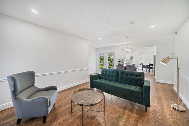 1342 Essex Drive, Wellington, FL 33414