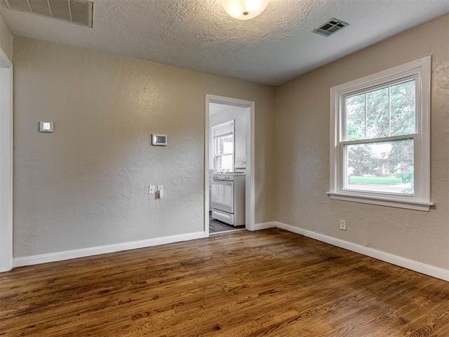 604 Iowa Street, Norman, OK 73069