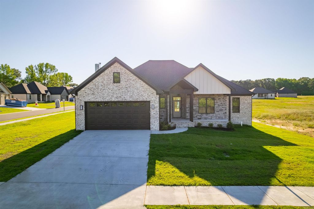 30 Ravell, Cabot, AR 72023