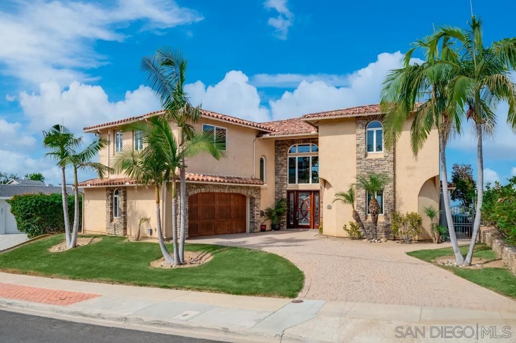 2212 Dunhaven St, San Diego, CA 92110 — exterior