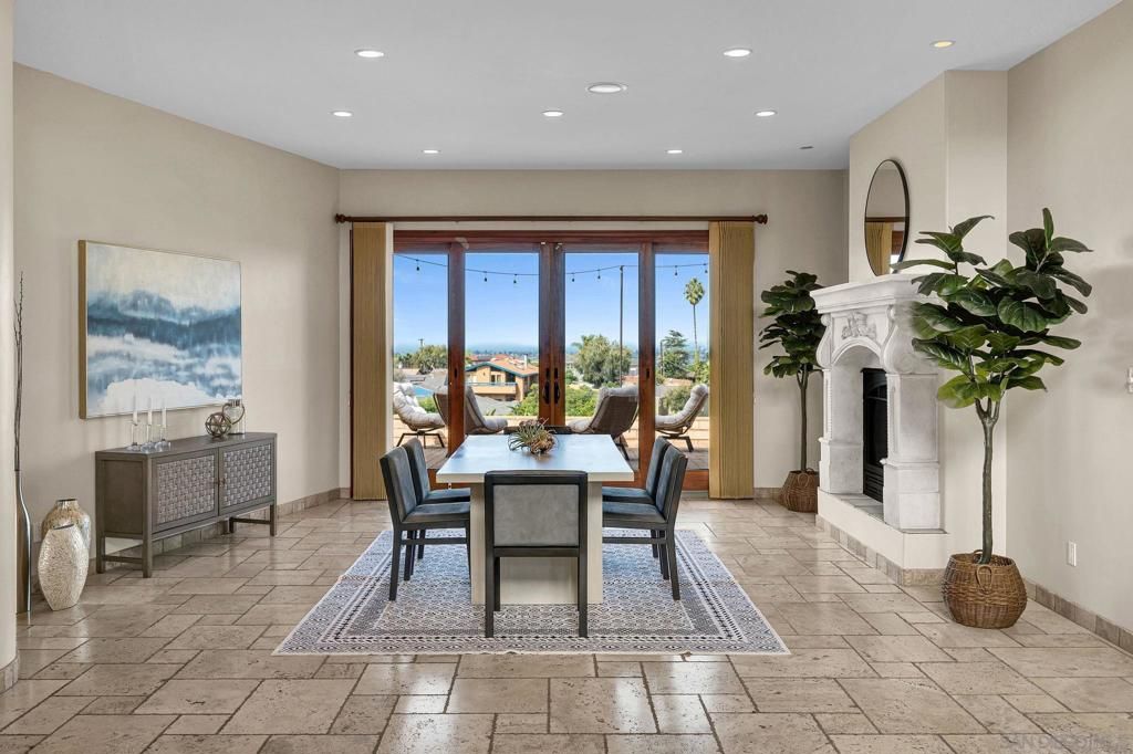 2212 Dunhaven St, San Diego, CA 92110 — photo 2