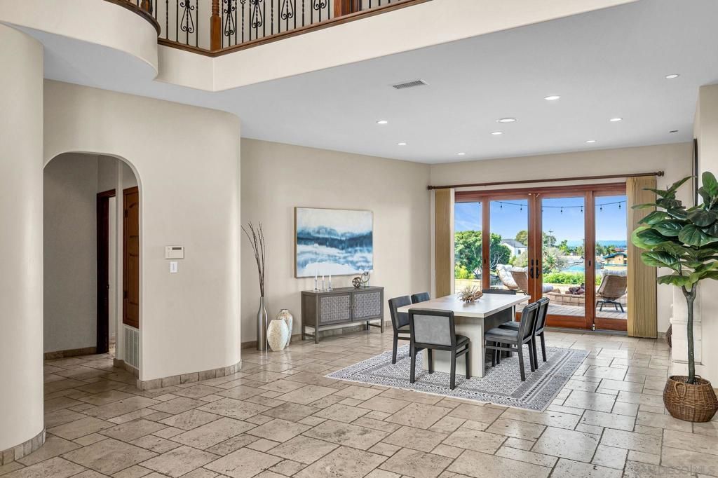2212 Dunhaven St, San Diego, CA 92110 — photo 5