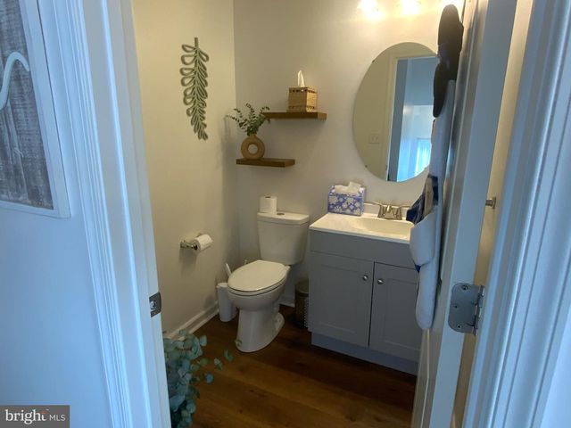 700 ADMIRALS QUAY DR, Mechanicsburg, PA 17050