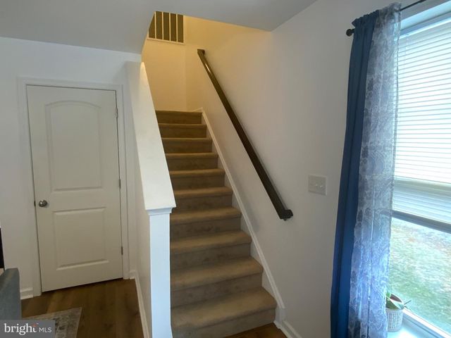 700 ADMIRALS QUAY DR, Mechanicsburg, PA 17050