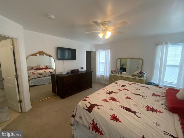 700 ADMIRALS QUAY DR, Mechanicsburg, PA 17050