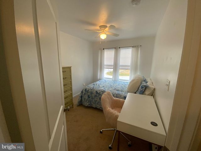 700 ADMIRALS QUAY DR, Mechanicsburg, PA 17050