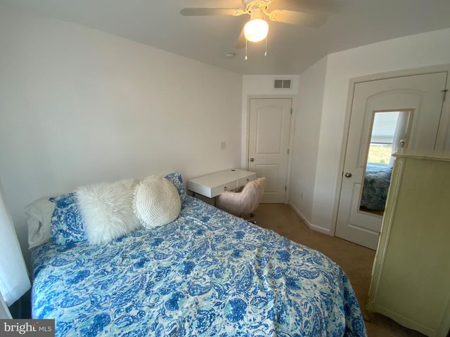 700 ADMIRALS QUAY DR, Mechanicsburg, PA 17050