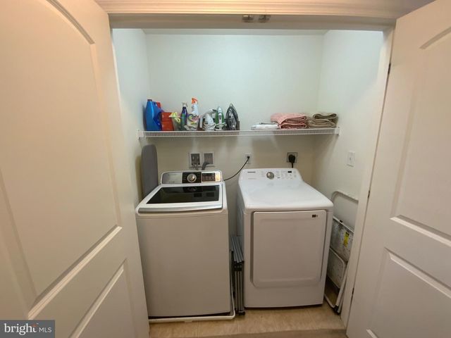 700 ADMIRALS QUAY DR, Mechanicsburg, PA 17050