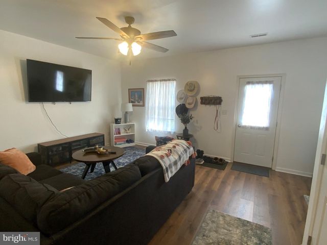 700 ADMIRALS QUAY DR, Mechanicsburg, PA 17050