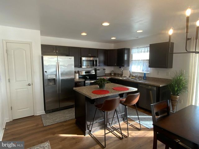 700 ADMIRALS QUAY DR, Mechanicsburg, PA 17050