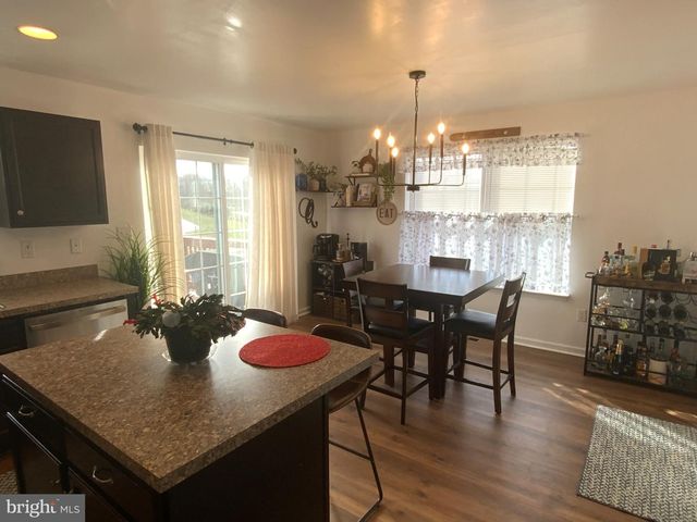 700 ADMIRALS QUAY DR, Mechanicsburg, PA 17050