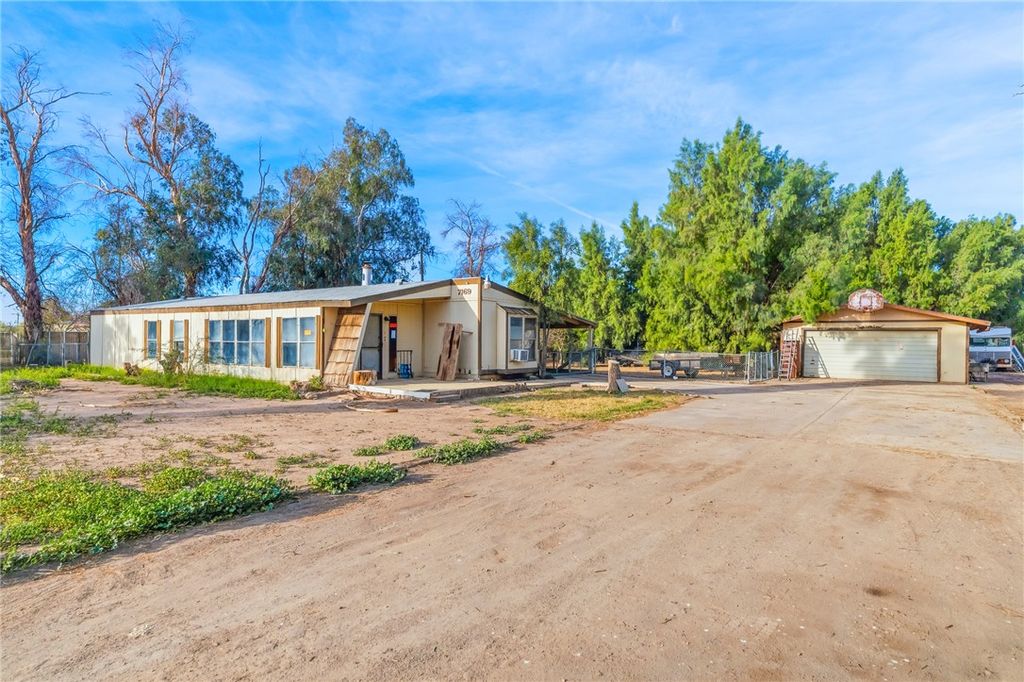 7169 S Harquahala Drive, Mohave Valley, AZ 86440