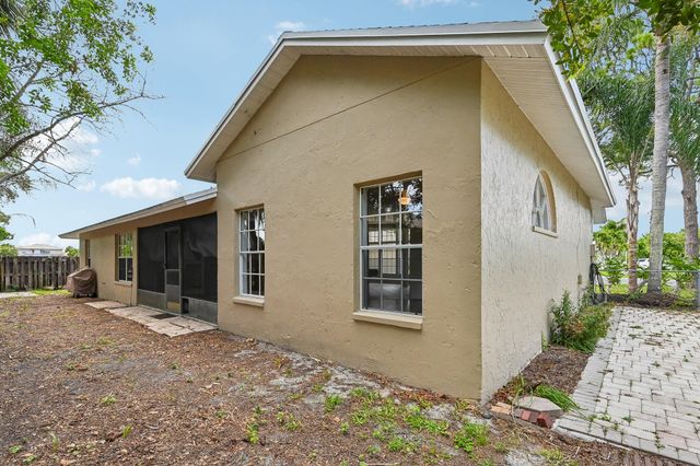 160 Royal Pine Circle S, Royal Palm Beach, FL 33411