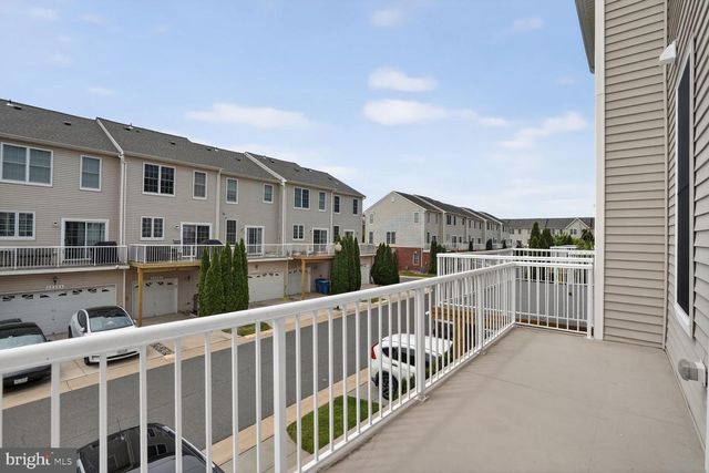 42882 CONRAD TER, Chantilly, VA 20152
