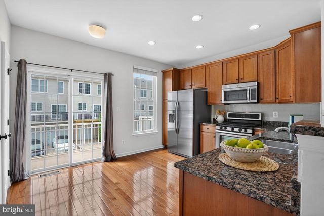 42882 CONRAD TER, Chantilly, VA 20152