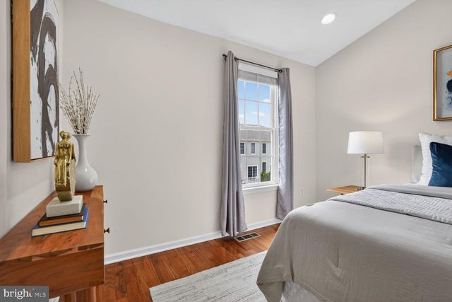 42882 CONRAD TER, Chantilly, VA 20152
