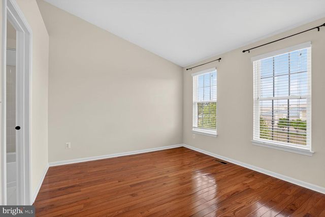 42882 CONRAD TER, Chantilly, VA 20152