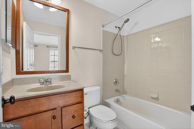 42882 CONRAD TER, Chantilly, VA 20152