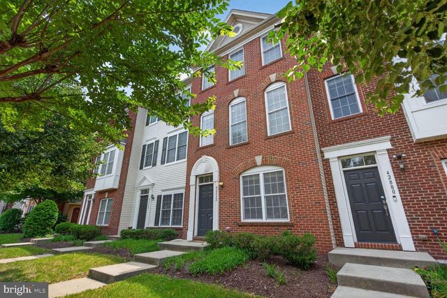 42882 CONRAD TER, Chantilly, VA 20152