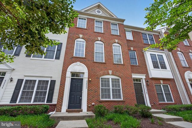 42882 CONRAD TER, Chantilly, VA 20152