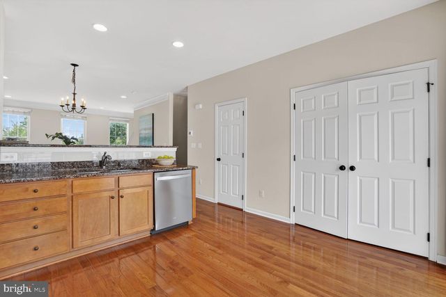 42882 CONRAD TER, Chantilly, VA 20152