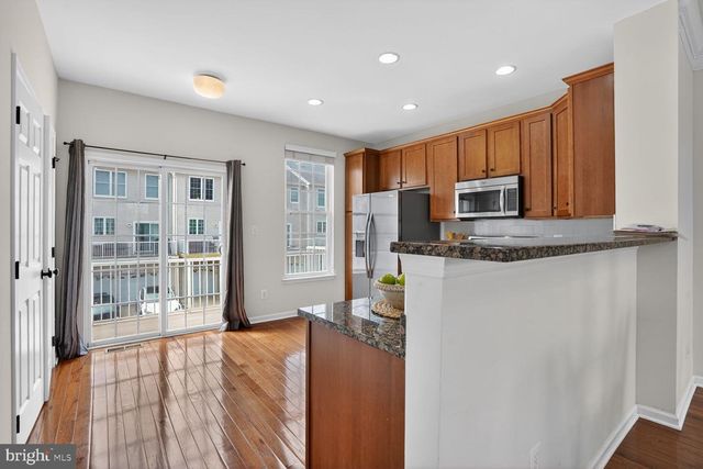 42882 CONRAD TER, Chantilly, VA 20152