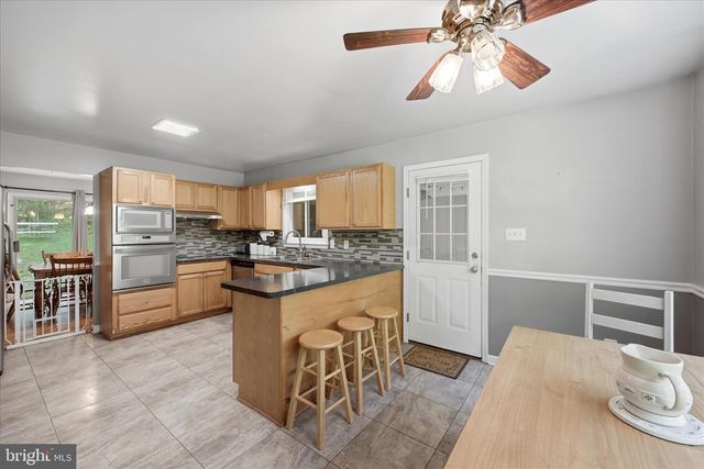 99 CAREFREE LN, Boyce, VA 22620