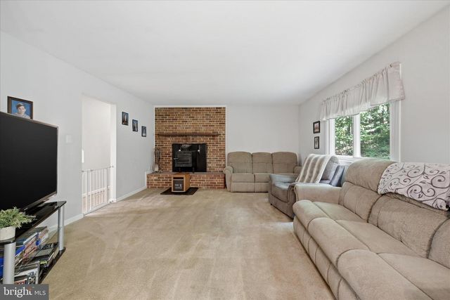 99 CAREFREE LN, Boyce, VA 22620