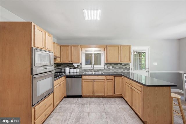 99 CAREFREE LN, Boyce, VA 22620