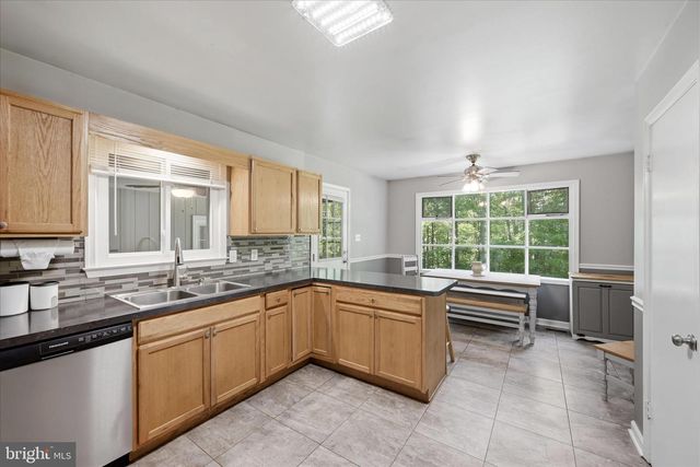 99 CAREFREE LN, Boyce, VA 22620