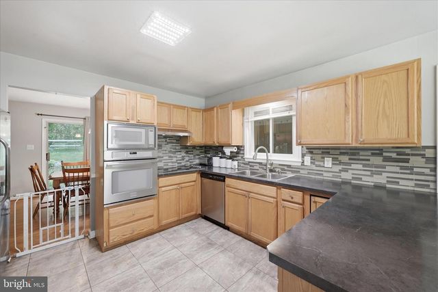 99 CAREFREE LN, Boyce, VA 22620
