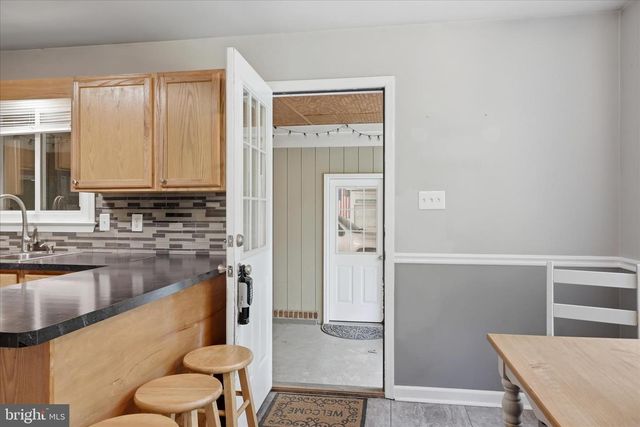 99 CAREFREE LN, Boyce, VA 22620