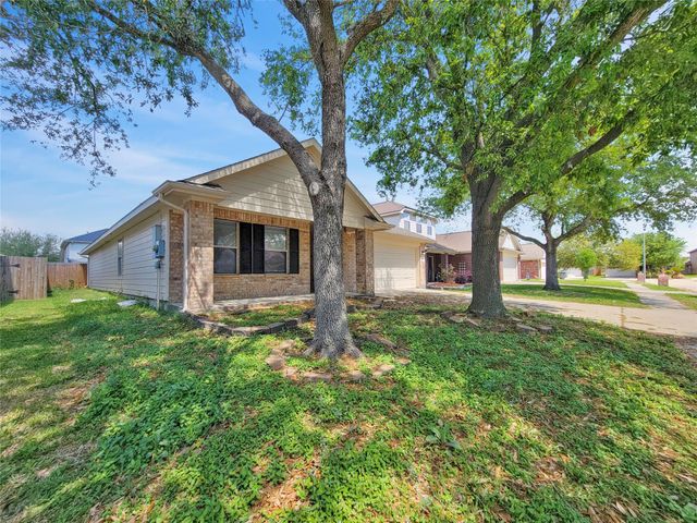 5439 Aloe Avenue, Baytown, TX 77521