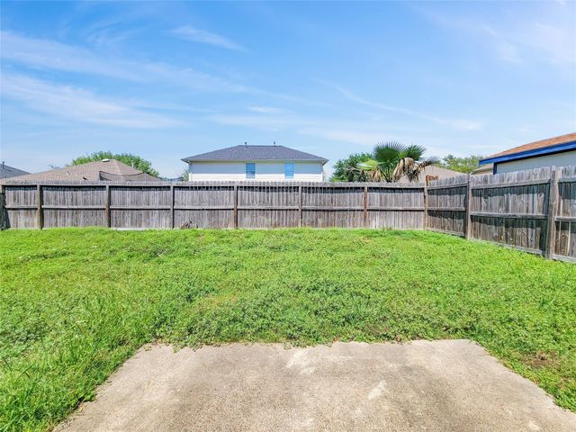 5439 Aloe Avenue, Baytown, TX 77521
