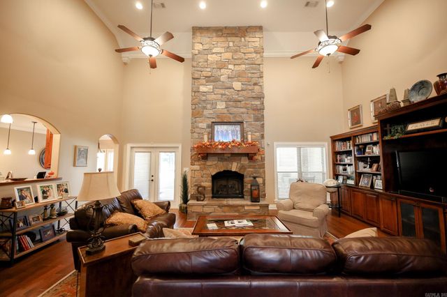 158 Pine Needles Dr, El Dorado, AR 71730