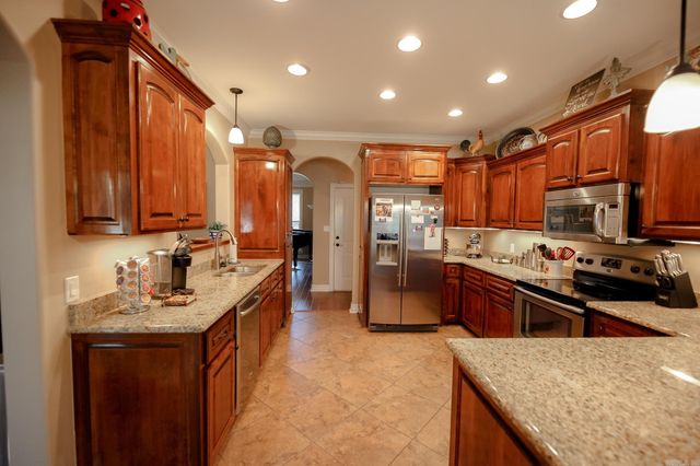 158 Pine Needles Dr, El Dorado, AR 71730