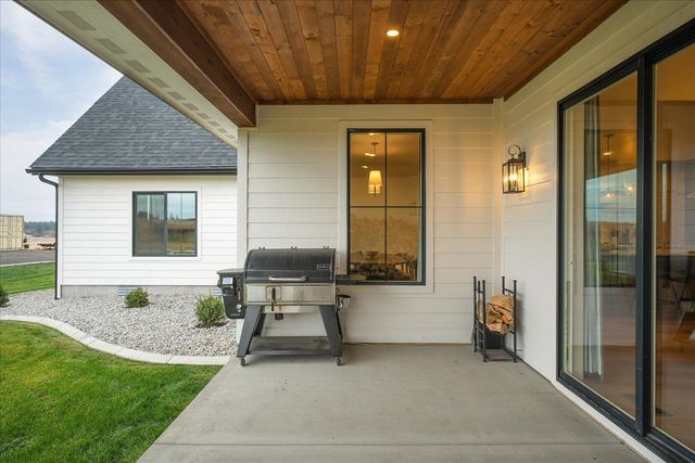 23070 W McFarlane Rd, Medical Lake, WA 99022