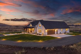 23070 W McFarlane Rd, Medical Lake, WA 99022