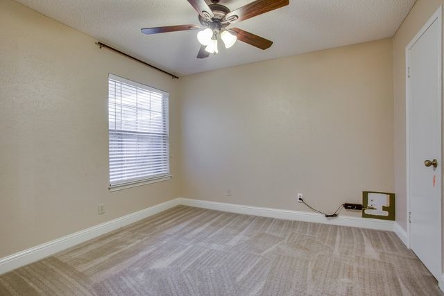 822 Creekside Drive, Lewisville, TX 75067