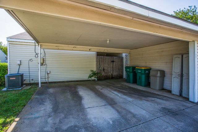 822 Creekside Drive, Lewisville, TX 75067