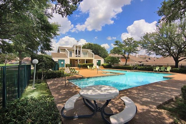822 Creekside Drive, Lewisville, TX 75067