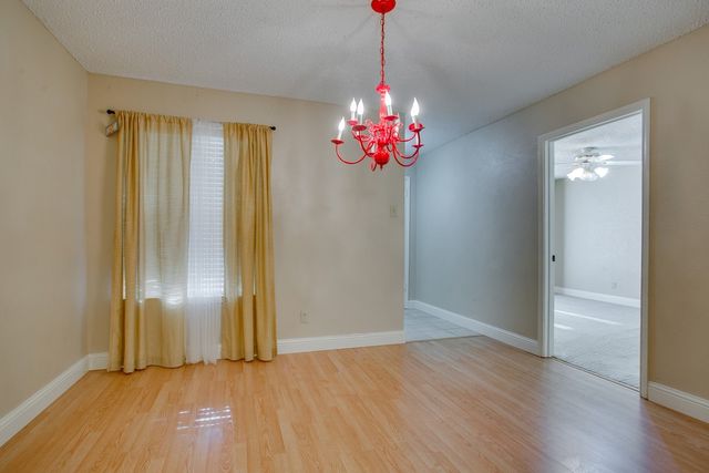 822 Creekside Drive, Lewisville, TX 75067
