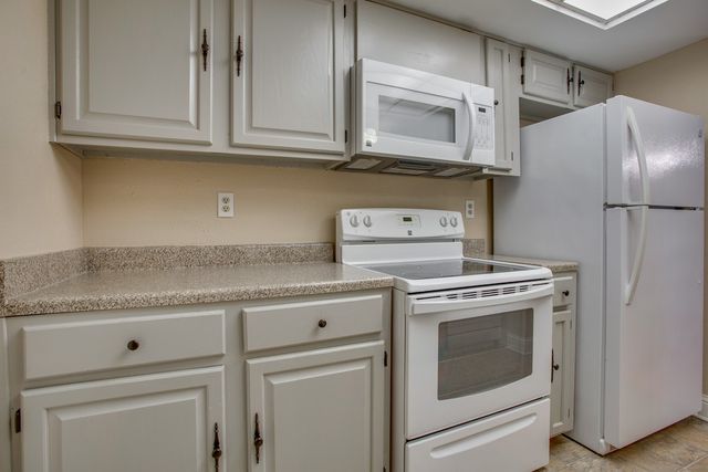 822 Creekside Drive, Lewisville, TX 75067