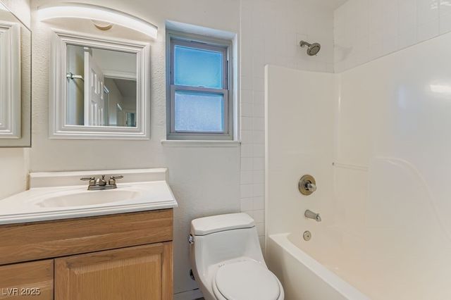 6820 Waterhen Circle, Las Vegas, NV 89108