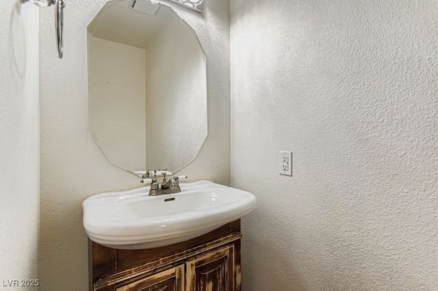 6820 Waterhen Circle, Las Vegas, NV 89108