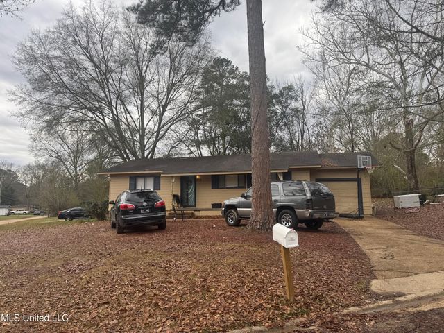 2905 Lakewood Drive, Jackson, MS 39212