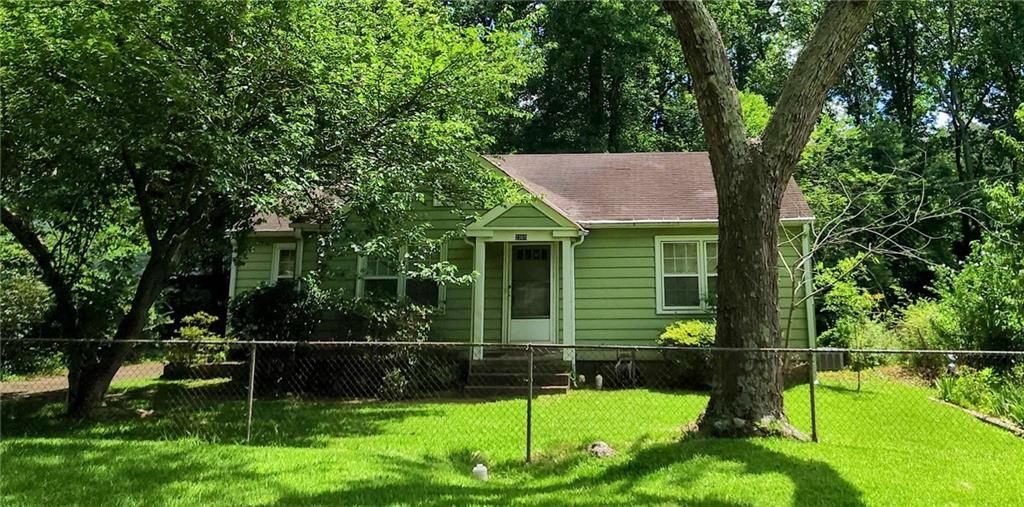 2305 Ventura SE Road, Smyrna, GA 30080